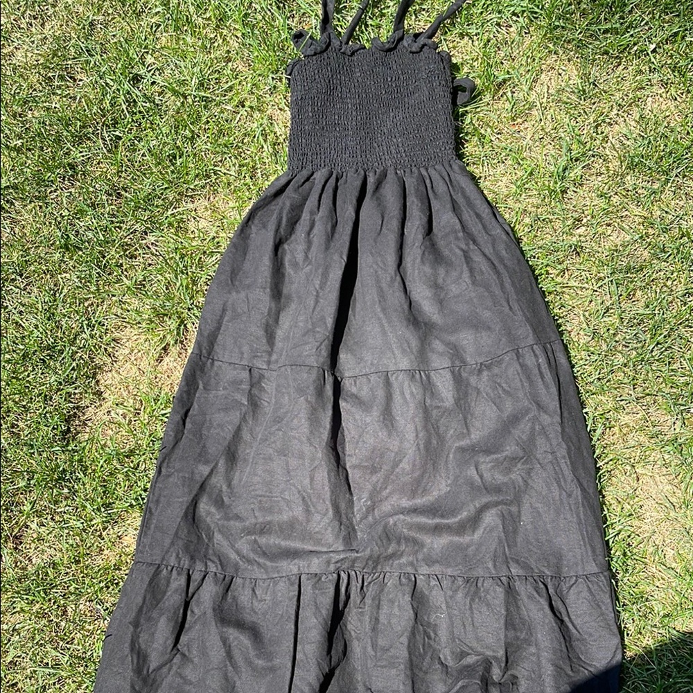 VETTA Elegant Black Smocked Top